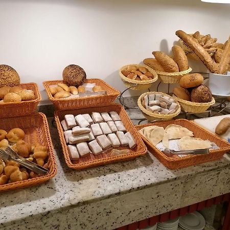 Hotel Apartments Villaggio Dei Fiori 4 Stars Luxury - Great Family Resort - Pet Friendly - With Hypermarket - Delivery Restaurant-Pizzeria - Room Breakfast With Supplement - Ultra Fast Wi-Fi - Play Area For Children - Olympic Swimming Pool - Parking Caorle Buitenkant foto