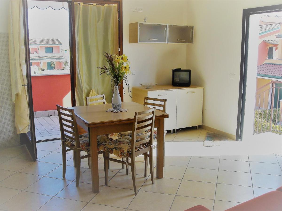 Hotel Apartments Villaggio Dei Fiori 4 Stars Luxury - Great Family Resort - Pet Friendly - With Hypermarket - Delivery Restaurant-Pizzeria - Room Breakfast With Supplement - Ultra Fast Wi-Fi - Play Area For Children - Olympic Swimming Pool - Parking Caorle Buitenkant foto