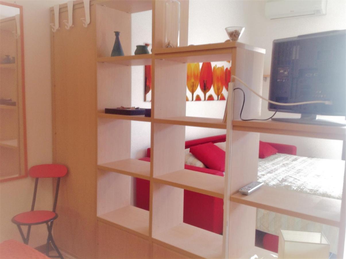 Hotel Apartments Villaggio Dei Fiori 4 Stars Luxury - Great Family Resort - Pet Friendly - With Hypermarket - Delivery Restaurant-Pizzeria - Room Breakfast With Supplement - Ultra Fast Wi-Fi - Play Area For Children - Olympic Swimming Pool - Parking Caorle Buitenkant foto