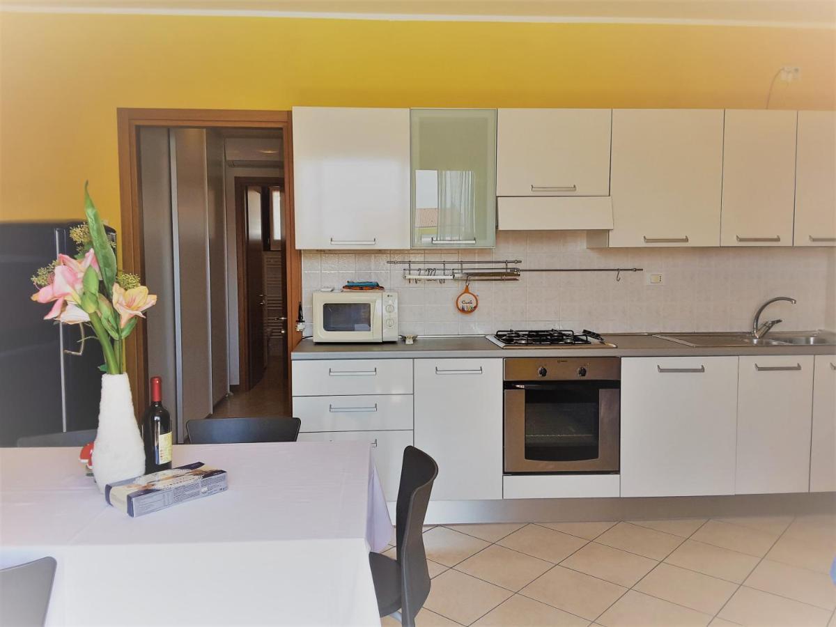 Hotel Apartments Villaggio Dei Fiori 4 Stars Luxury - Great Family Resort - Pet Friendly - With Hypermarket - Delivery Restaurant-Pizzeria - Room Breakfast With Supplement - Ultra Fast Wi-Fi - Play Area For Children - Olympic Swimming Pool - Parking Caorle Buitenkant foto