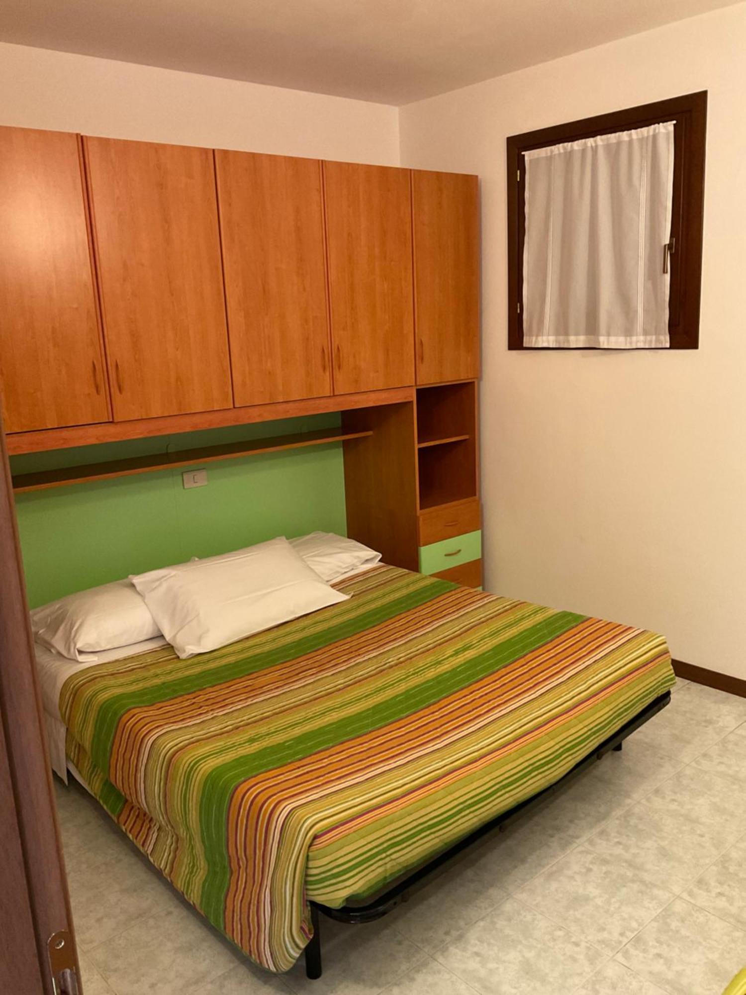 Hotel Apartments Villaggio Dei Fiori 4 Stars Luxury - Great Family Resort - Pet Friendly - With Hypermarket - Delivery Restaurant-Pizzeria - Room Breakfast With Supplement - Ultra Fast Wi-Fi - Play Area For Children - Olympic Swimming Pool - Parking Caorle Buitenkant foto
