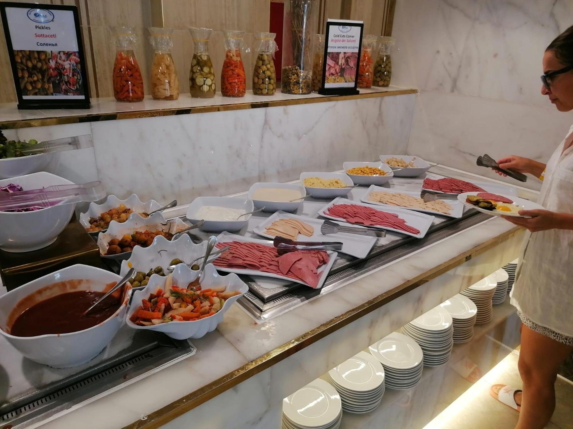 Hotel Apartments Villaggio Dei Fiori 4 Stars Luxury - Great Family Resort - Pet Friendly - With Hypermarket - Delivery Restaurant-Pizzeria - Room Breakfast With Supplement - Ultra Fast Wi-Fi - Play Area For Children - Olympic Swimming Pool - Parking Caorle Buitenkant foto