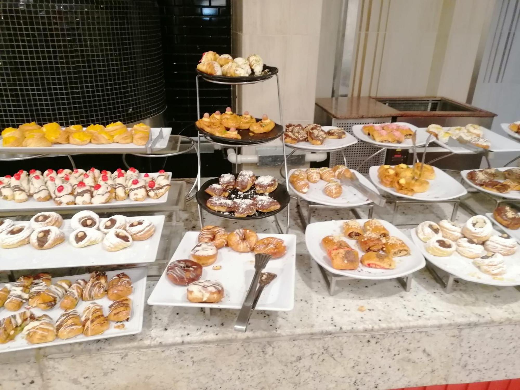 Hotel Apartments Villaggio Dei Fiori 4 Stars Luxury - Great Family Resort - Pet Friendly - With Hypermarket - Delivery Restaurant-Pizzeria - Room Breakfast With Supplement - Ultra Fast Wi-Fi - Play Area For Children - Olympic Swimming Pool - Parking Caorle Buitenkant foto