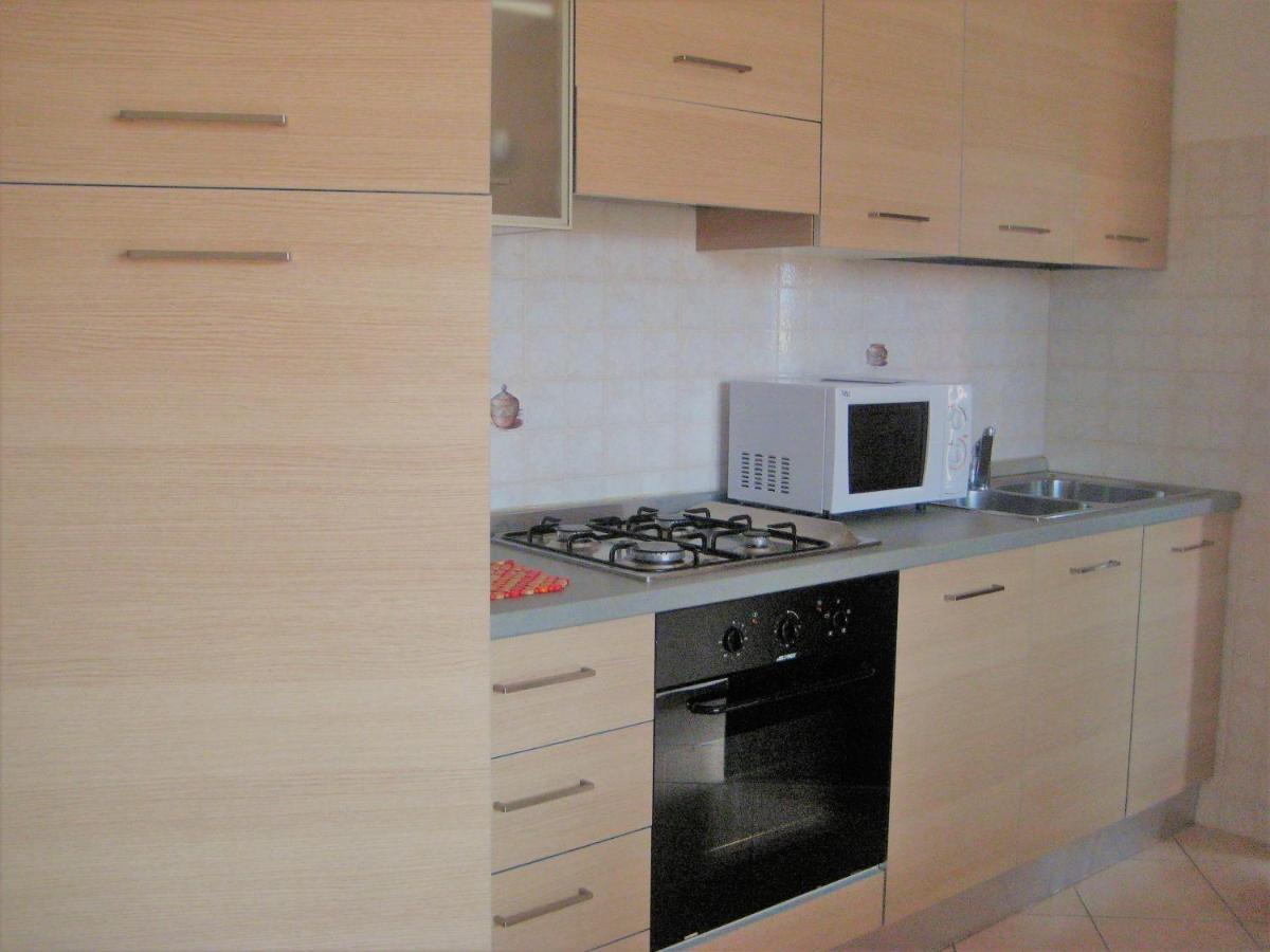Hotel Apartments Villaggio Dei Fiori 4 Stars Luxury - Great Family Resort - Pet Friendly - With Hypermarket - Delivery Restaurant-Pizzeria - Room Breakfast With Supplement - Ultra Fast Wi-Fi - Play Area For Children - Olympic Swimming Pool - Parking Caorle Buitenkant foto
